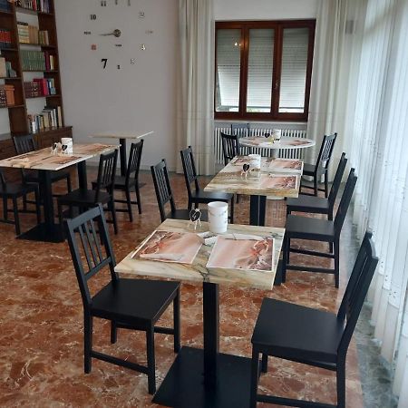 B&B Tra Mare E Marmo Marina Di Carrara Exterior foto