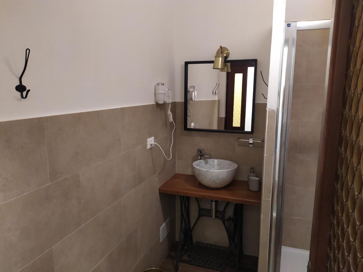 B&B Tra Mare E Marmo Marina Di Carrara Exterior foto
