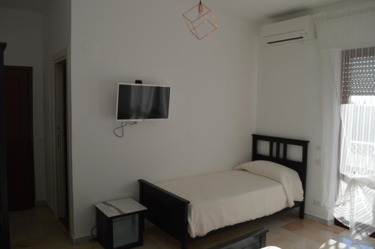 B&B Tra Mare E Marmo Marina Di Carrara Exterior foto